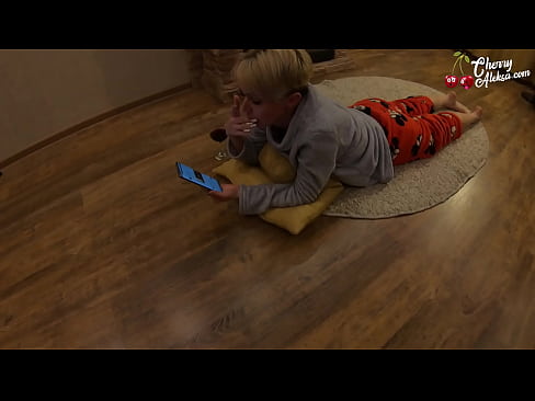 ❤️ ક્રેઝી સોનેરી ચૂસવું વિશાળ ડિક ચૂસવું અને તેના પર ઉછળવું - ગુદા મૈથુન ❤️  પોર્ન પર gu.pornpk.ru ❌