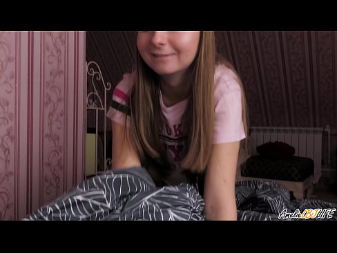 ❤️ બ્લોન્ડી તેના BFF ને ઊંડાણપૂર્વક ચૂસે છે અને તેના મોંમાં કમ મેળવે છે ❤️  પોર્ન પર gu.pornpk.ru ❌